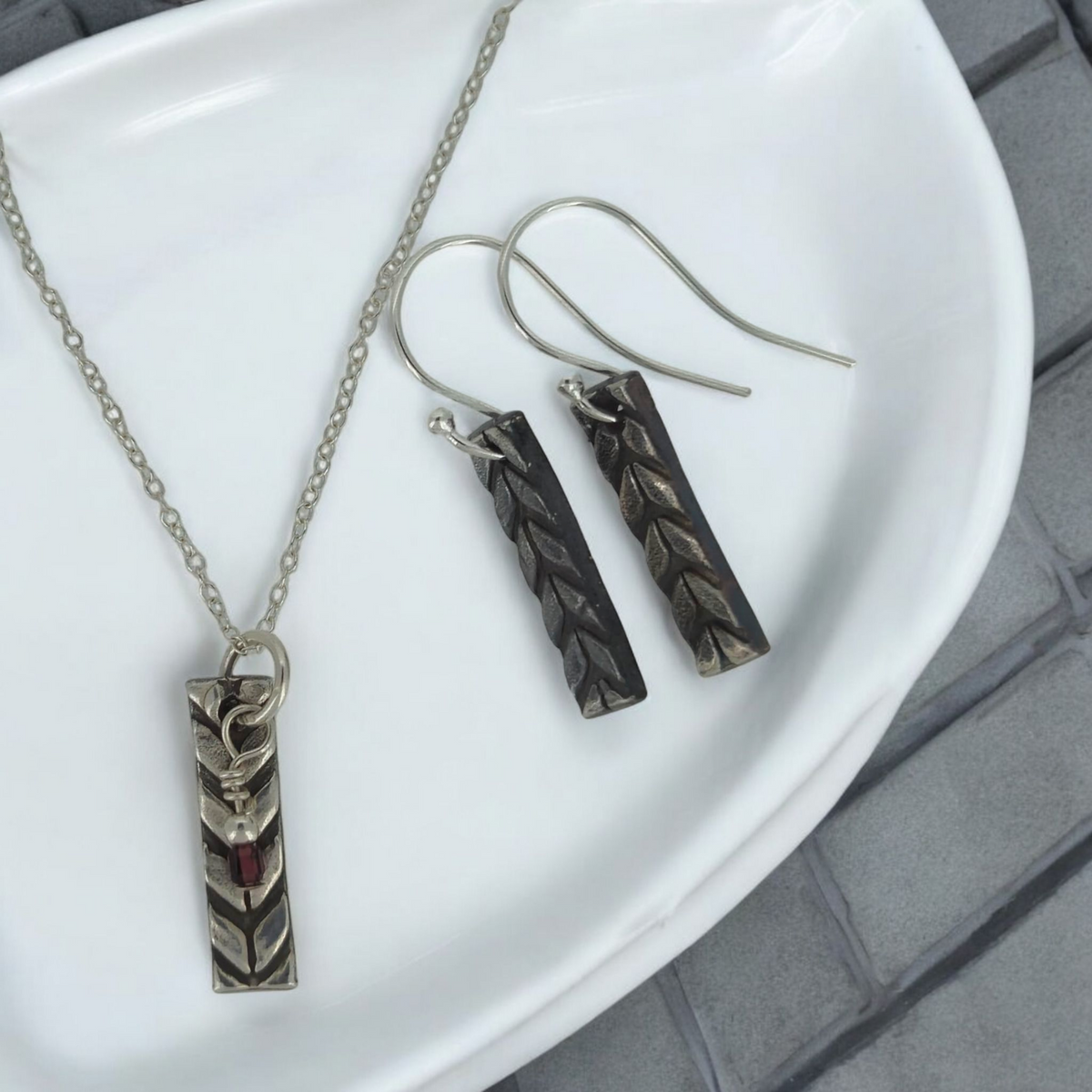 Treads Necklace